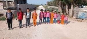 Şanlıurfa’da kırsal mahalledeki öğrenciler servis sıkıntısı yaşıyor