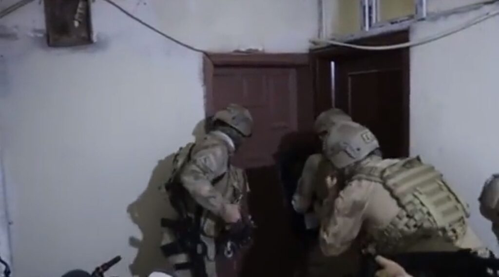 Şanlıurfa dahil 8 ilde 27 BTÖ şüphelisi yakalandı