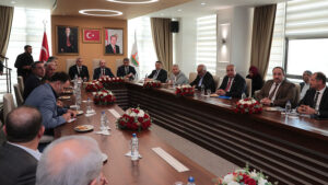 TBMM Başkanvekili Bozdağ, Şanlıurfa Büyükşehir Belediye Başkanı Beyazgül’ü ziyaret etti