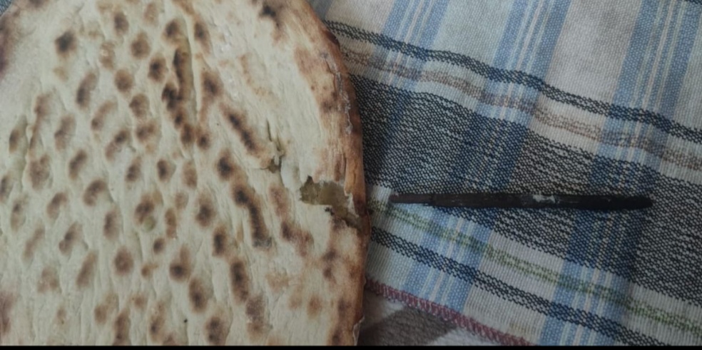 Şanlıurfa’da fırından alınan ekmeğin içinden tahta parçası çıktı