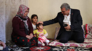 Beyazgül, Birecik’te ev ziyaretlerinde bulundu