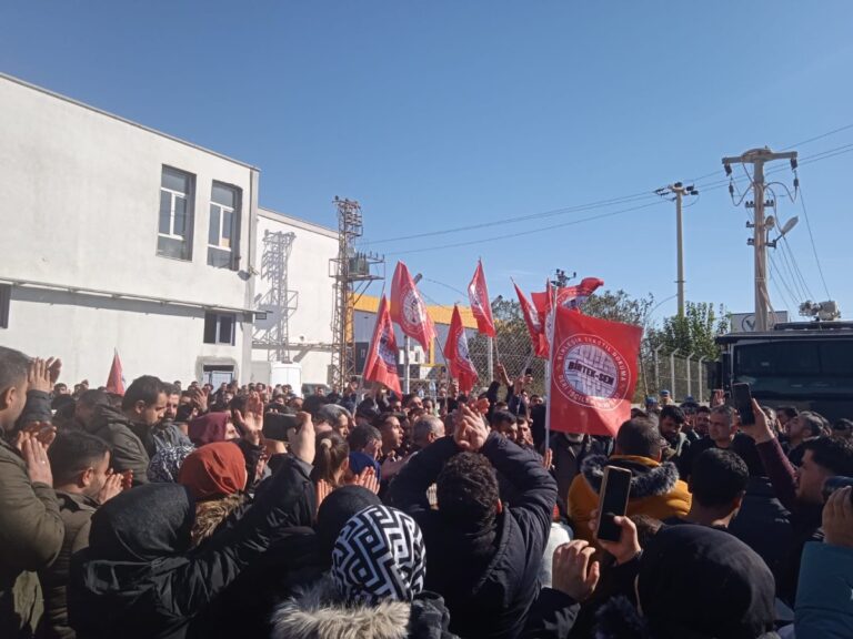 Şanlıurfa’da işçiler iş durdurma eylemine devam ediyor