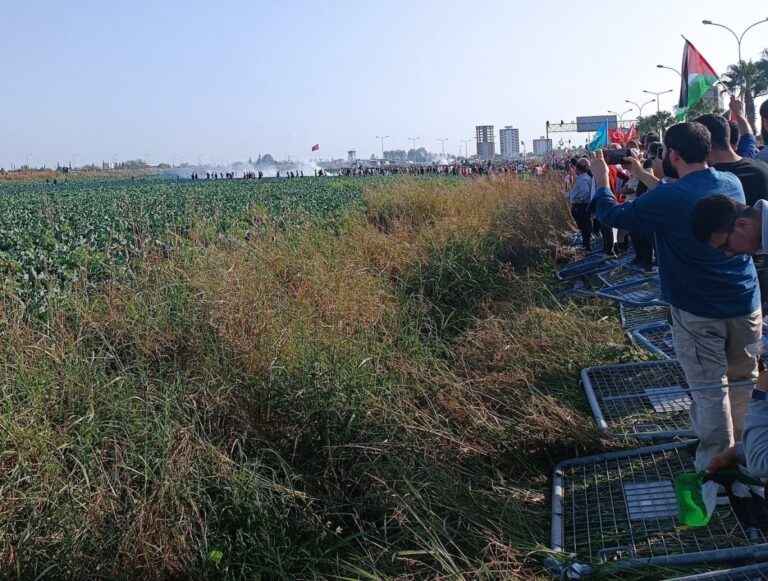 İncirlik üssü protestosunda polis müdahale etti