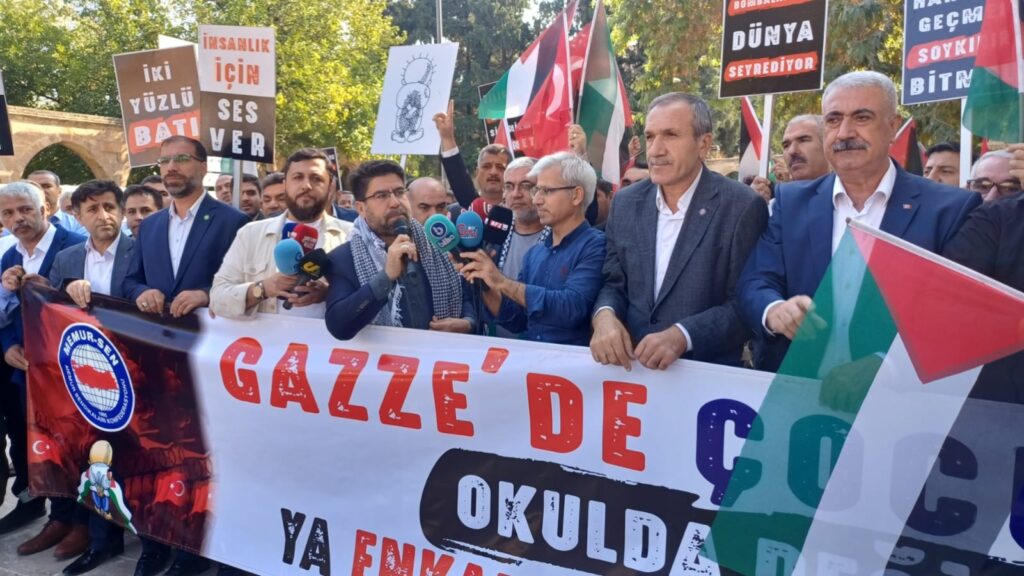 Şanlıurfa’da İsrail protestosu: “Gazze’de çocuklar okulda değil ya enkazda ya mezarda”