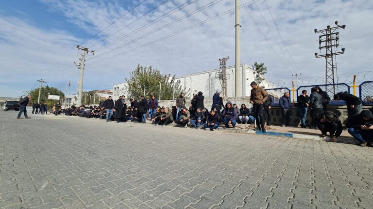 Şanlıurfa’da Özak Tekstil işçileri baskı ve tehdit iddiasıyla eyleme devam ediyor
