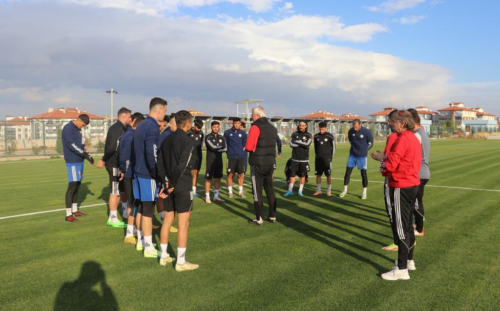 Karaköprü Belediyespor, Kütahyaspor maçı hazırlıklarını Kütahya’da sürdürüyor