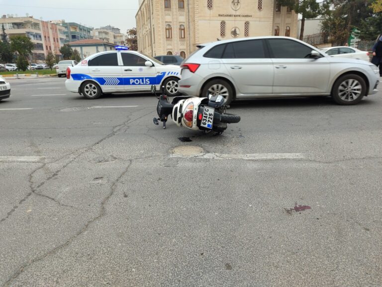 Karaköprü’de motosiklet kazası: 2 yaralı