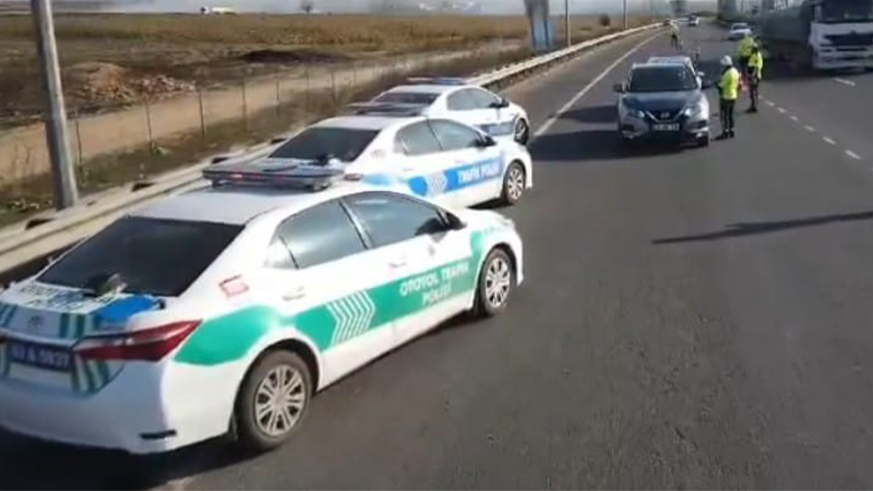 Şanlıurfa’da kış lastiği denetimlerinde 143 sürücüye ceza uygulandı