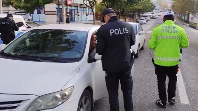 Şanlıurfa’da motosikletlere yönelik denetimlerde 883 sürücüye ceza uygulandı