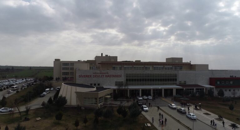 Siverek’te 9 öğrenci gıda zehirlenmesi şüphesiyle hastaneye kaldırıldı