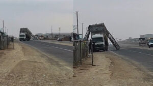 Akçakale’de kamyon damperi açık unutuldu, trafik kamera direğini sürükledi