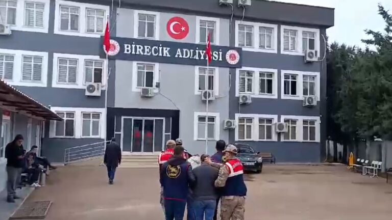 Birecik’te demir hırsızlığı yapan 2 kişi yakalandı