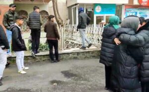 Haliliye’de 3’üncü kattan düşen genç yaralandı