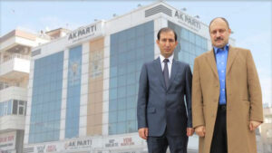 Kasım Gülpınar’ın istifasının ardından AK Parti’den istifa ve çekilmeler devam ediyor