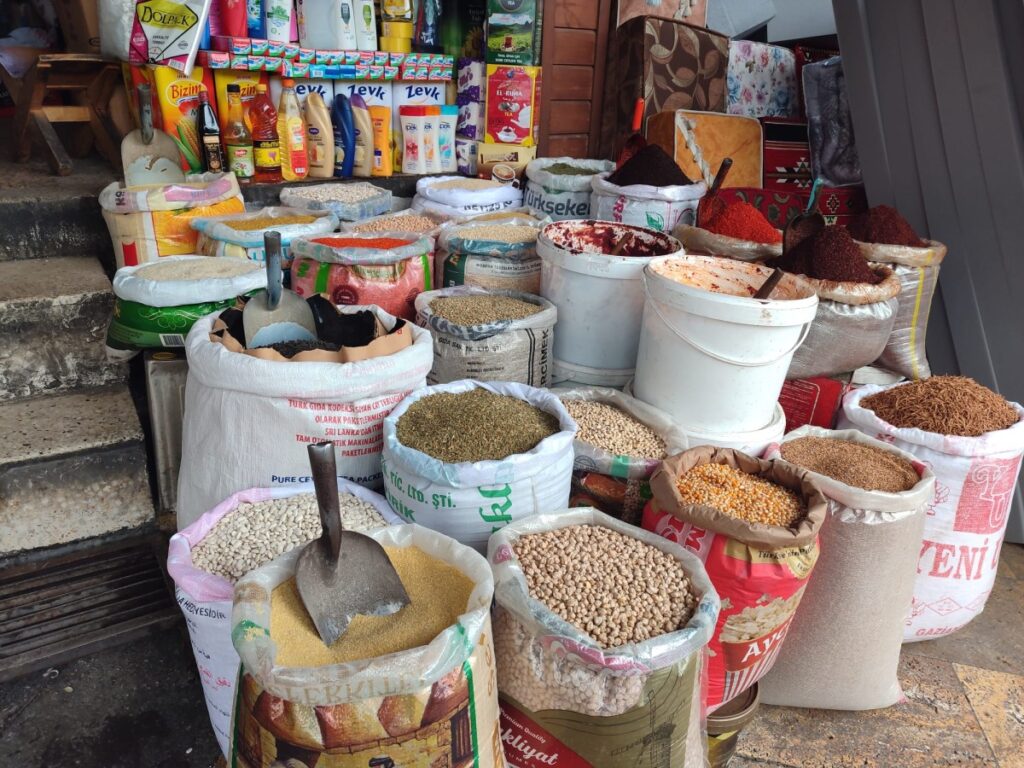 Şanlıurfa’da kuru bakliyat fiyatlarındaki artış vatandaşın alım gücünü aşıyor