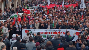Şanlıurfa’da şehitler ve Gazze için yürüyüş düzenledi