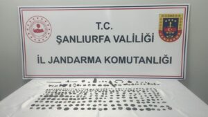 Şanlıurfa’da tarihi eser operasyonu: 273 sikke ve 47 obje ele geçirildi