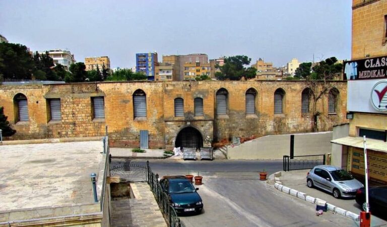 Şanlıurfa’nın Millet Hanı kaderine terk edildi