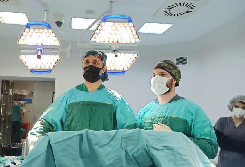 Şanlıurfalı doktorun obezite ameliyatları yurt dışında da ilgi görüyor