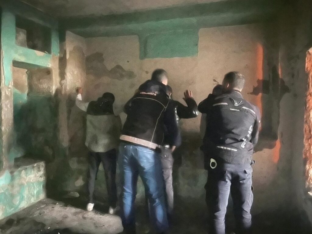 Şanlıurfa’da metruk binalarda uyuşturucu denetimleri devam ediyor