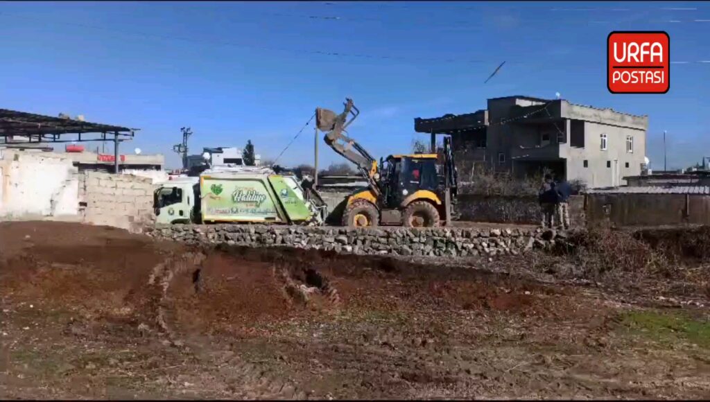 Haliliye’de köy yolları çamurdan geçilmiyor, çocuklar okula gidemiyor