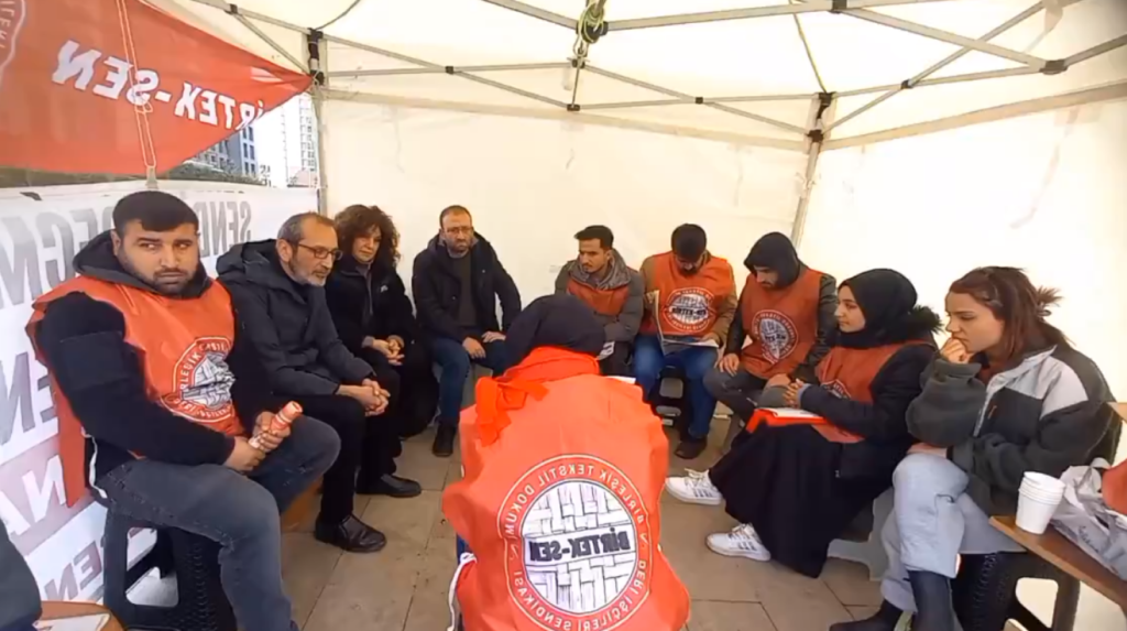 Özak Tekstil işçilerinin eylemi İstanbul’daki holding önünde sürüyor