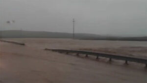 Şanlıurfa Viranşehir karayolu göle döndü!