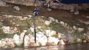 Şanlıurfa’da iki genç mantar toplarken mahsur kaldı, Beton Pompası Hortumu ile Kurtarıldı