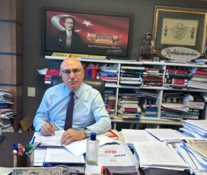 CHP’li Tanal’dan adaylık açıklaması: “Partimden hamal ol deseler hamal olurum”