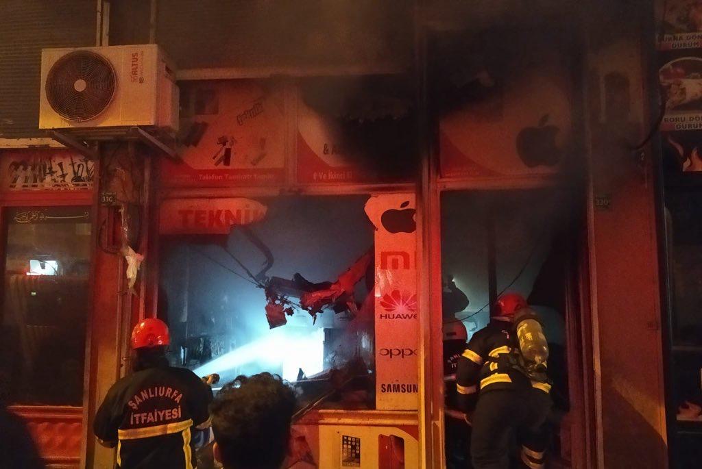 Eyyübiye’de İş Yeri Yangını İtfaiye Ekipleri Tarafından Söndürüldü