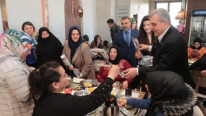 Zeynel Abidin Beyazgül, şehit annelerinin Kadınlar Günü’nü kutladı