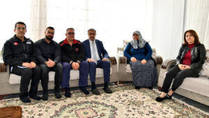 Sel felaketinin yıldönümünde Şanlıurfa Valisi Şıldak aileleri ziyaret etti