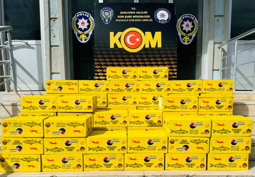 Akçakale’de kaçak balık konservesi ele geçirildi