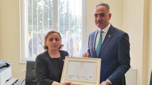 Eyyübiye belediye başkanı Mehmet Kuş mazbatasını aldı