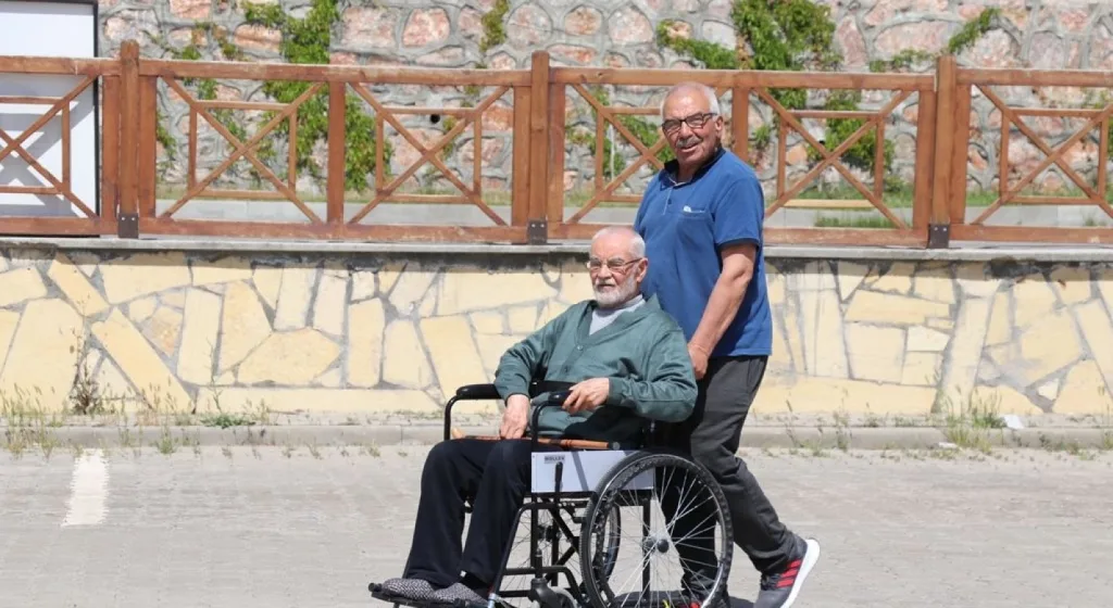 Evde Bakım Yardımı ödemeleri Ramazan Bayramı öncesi hesaplara yatacak