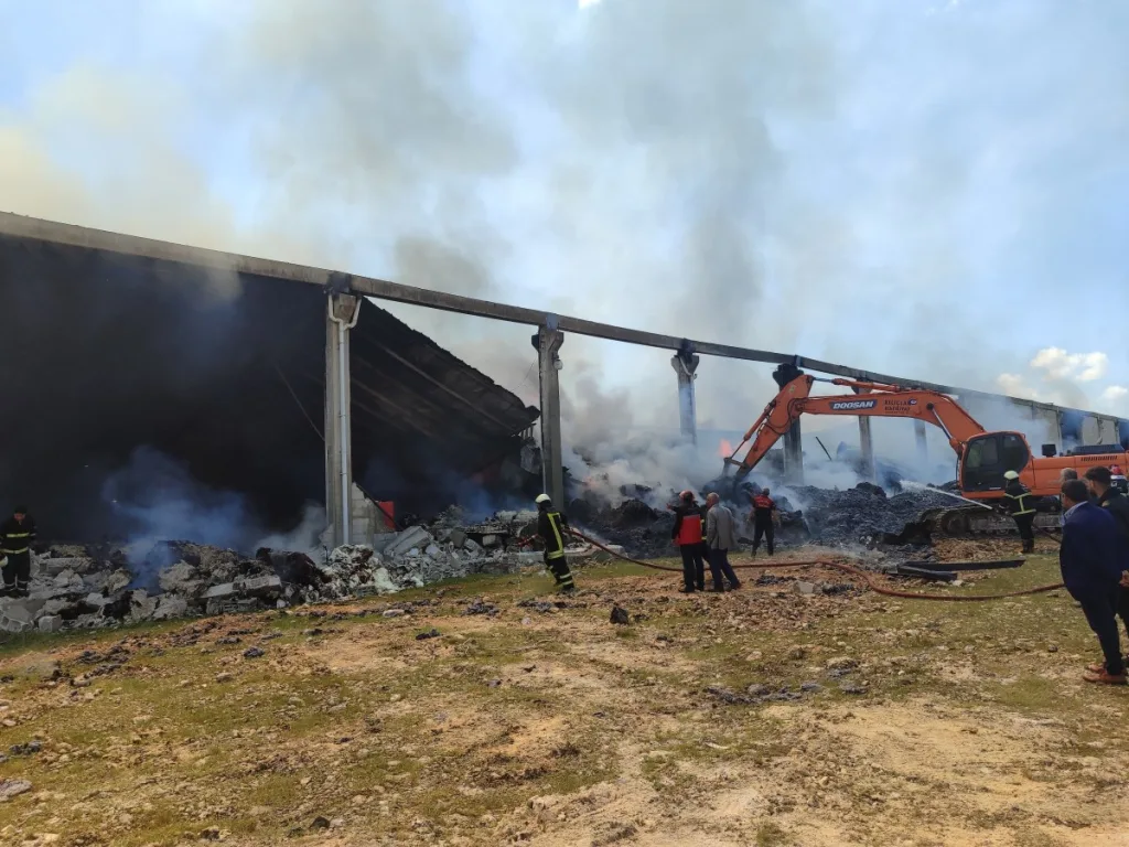 Şanlıurfa OSB’de bir fabrikada yangın çıktı