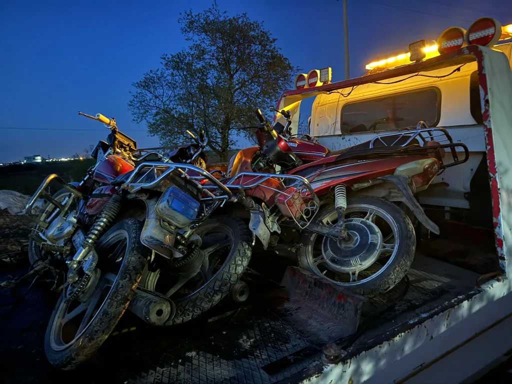 Viranşehir’de Aranan kişi yakalandı, 4 çalıntı motosiklet ele geçirildi