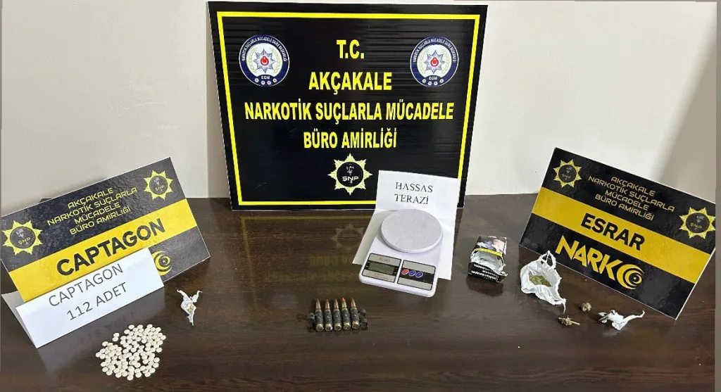 Akçakale’de narkotik operasyonu: Çok miktarda uyuşturucu ve silahlara el konuldu!