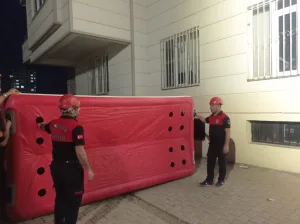 Şanlıurfa’da 28 yaşındaki adam apartmandan atlayarak hayatını kaybetti!