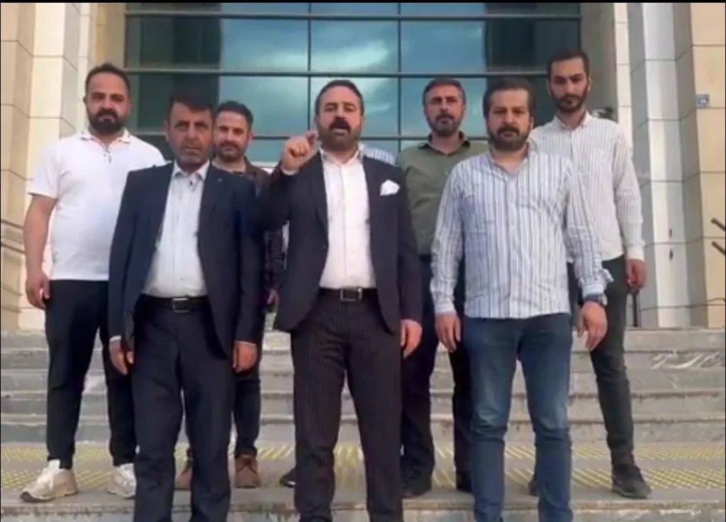 Hasan İzol destekçilerini Şanlıurfa adliyesinin önüne çağırdı