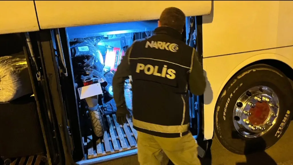 Şanlıurfa’da uyuşturucu operasyonu 2 kişi gözaltına alındı