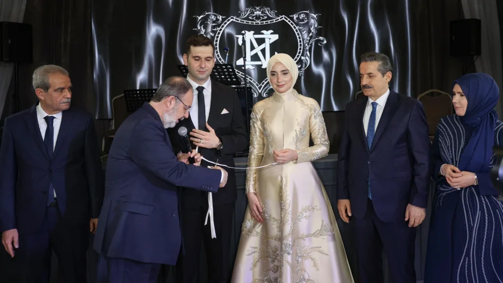 Faruk Çelik’in kızı Zeynep Çelik Şanlıurfa’ya gelin geldi