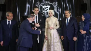 Faruk Çelik’in kızı Zeynep Çelik Şanlıurfa’ya gelin geldi