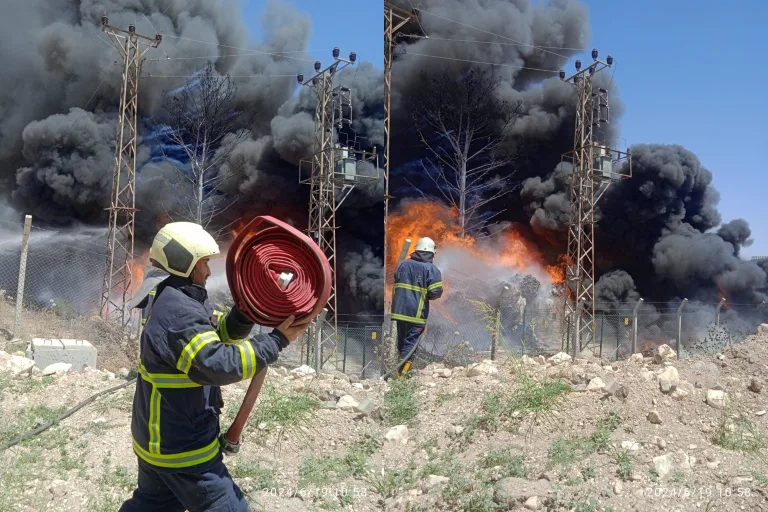 Karaköprü Geri dönüşüm merkezinde yangın paniği!
