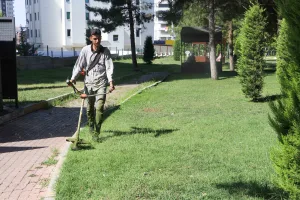 Karaköprü’de Yeşil alanlarda kapsamlı bakım ve onarım