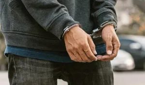 Şanlıurfa’da kendini kamu görevlisi olarak tanıtıp vatandaşları dolandıran çete çökertildi