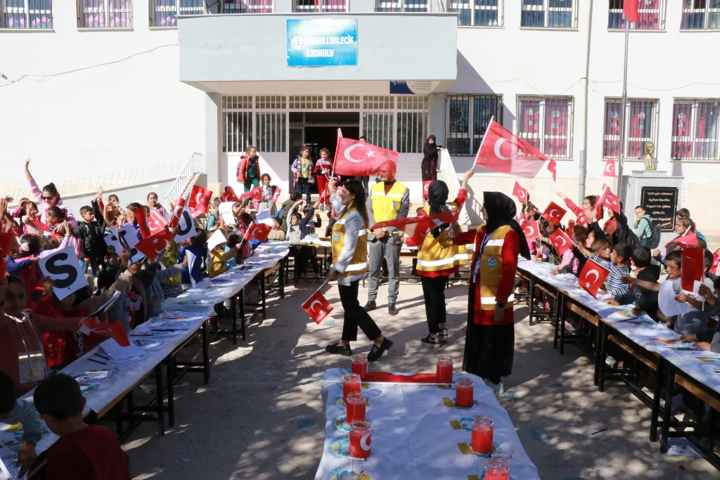 Haliliye Belediyesi’nden miniklere Cumhuriyet coşkusu!