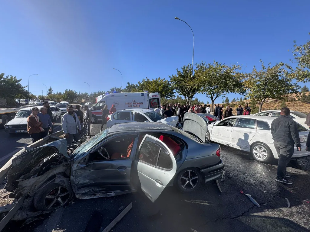 Şanlıurfa’da zincirleme trafik kazası: 7 yaralı