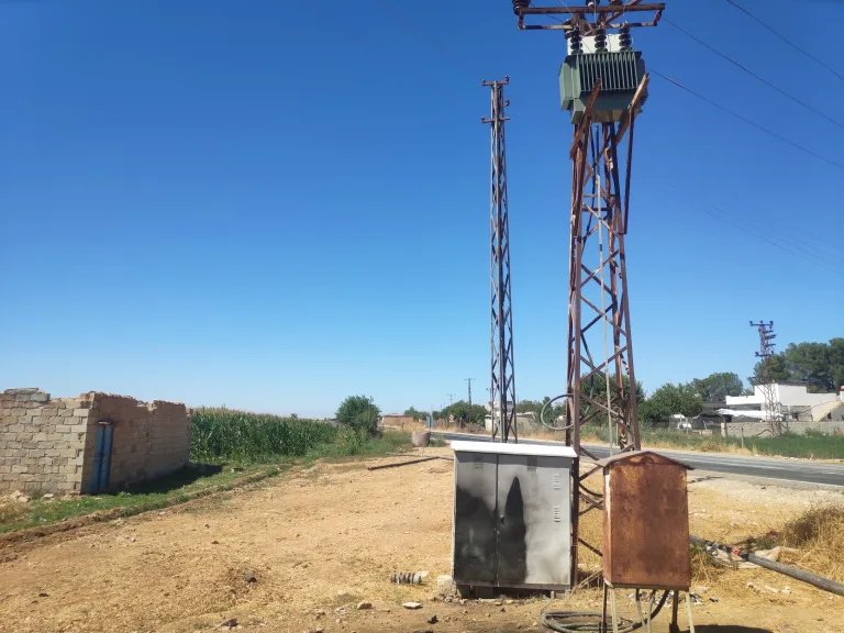 Şanlıurfa’da elektrik direğine çıkan genç hayatını kaybetti