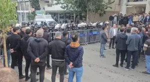 Halfeti’de Kayyum ataması gerginliği: 1’i polis 4 yaralı